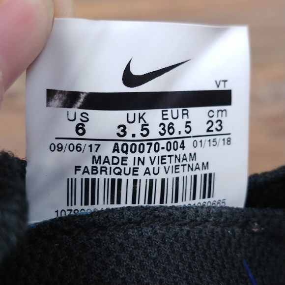 Nike Epic React Flyknit Black Racer Blue - Picture 12 of 13